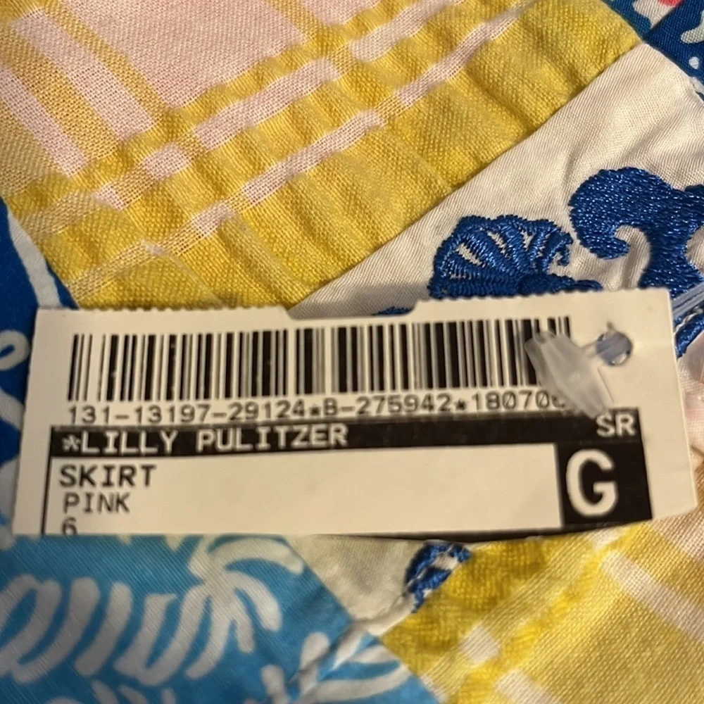 Lilly Pulitzer Lynch skort in Casa Marina Patch Skort - Picture 5 of 9